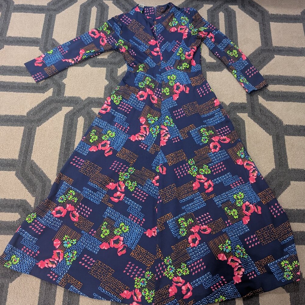 Vintage Floral 60s-era long sleeve dress - size small